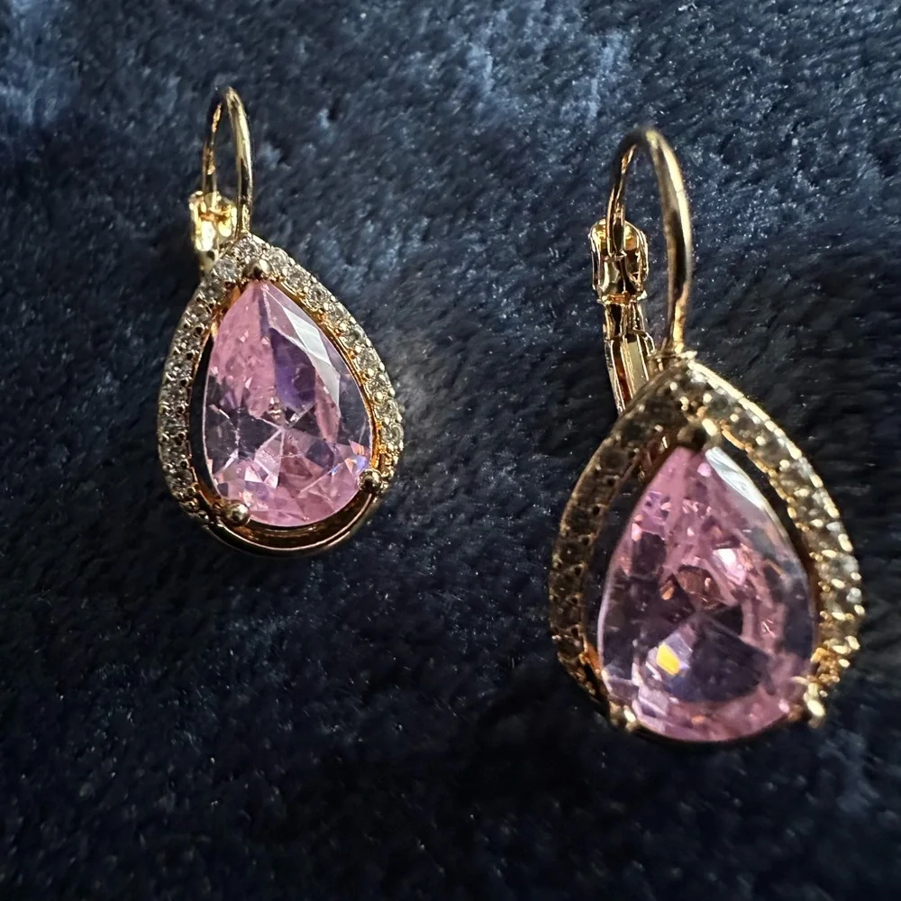 Elegant Pink and Gold Teardrop Earrings - Picture 4 of 9